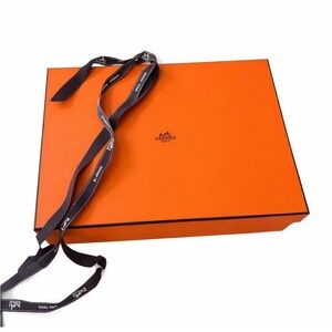 NEW - Hermes Box and ribbon set